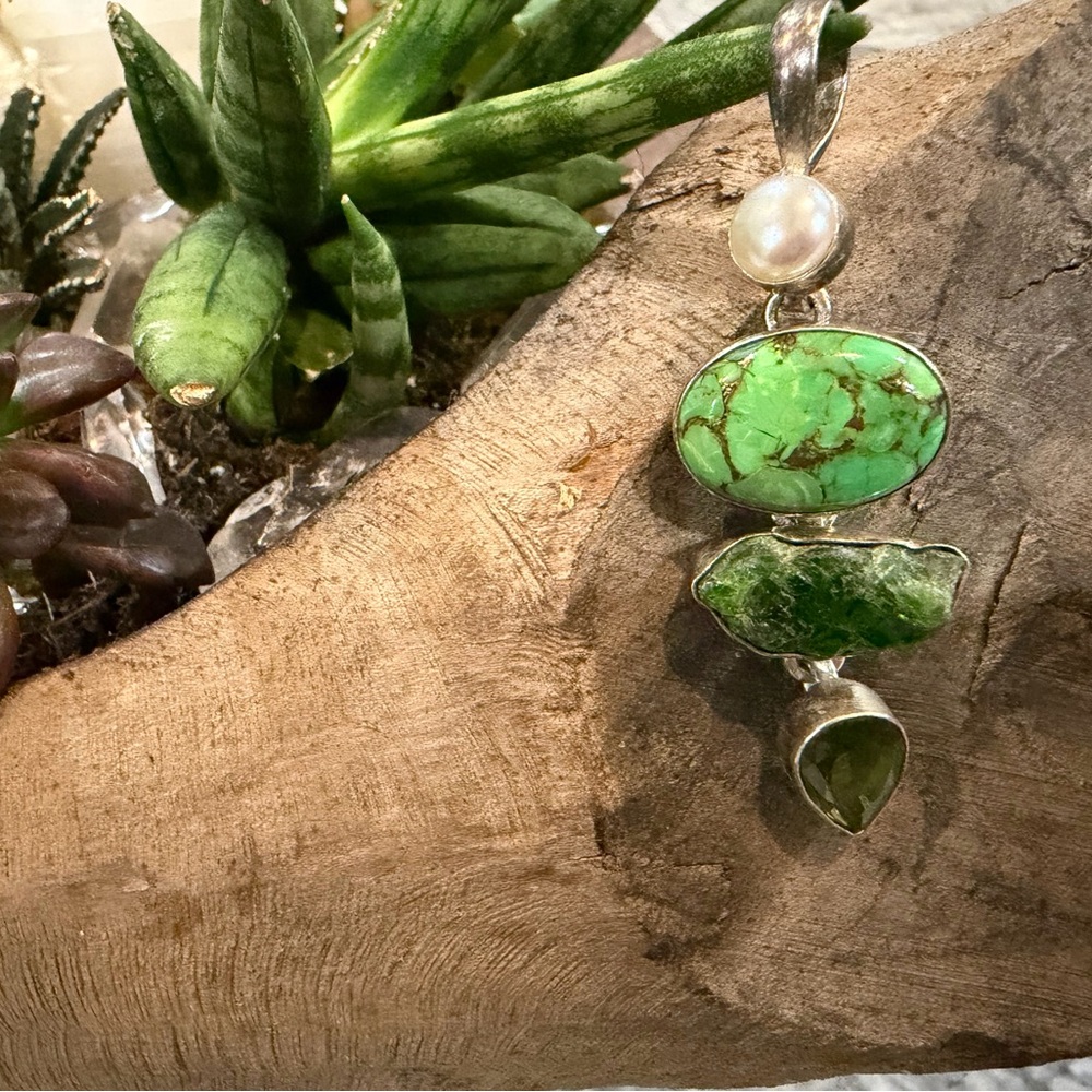 Unique Mojave Green Turquoise Silver Peridot Native American Pendant